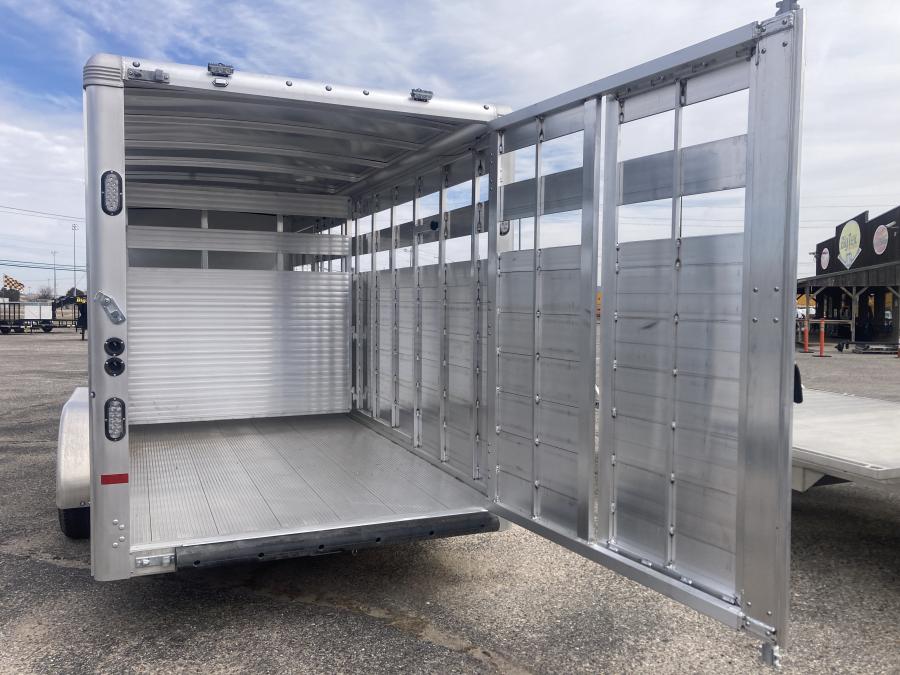 Sundowner Rancher 24′ Gooseneck  Aluminum Stock Trailer image 6
